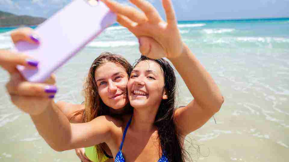 Beach holiday on period delay tablets