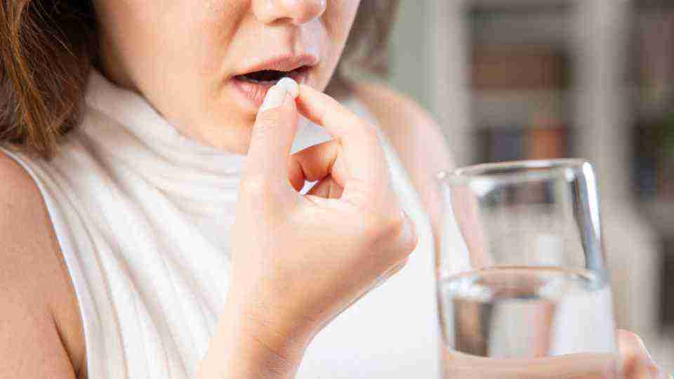 Taking cholera tablets